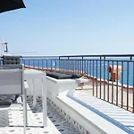 Ξενοδοχείο Le Bastion Μεντόν