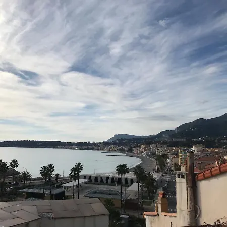 Le Bastion 酒店 芒通