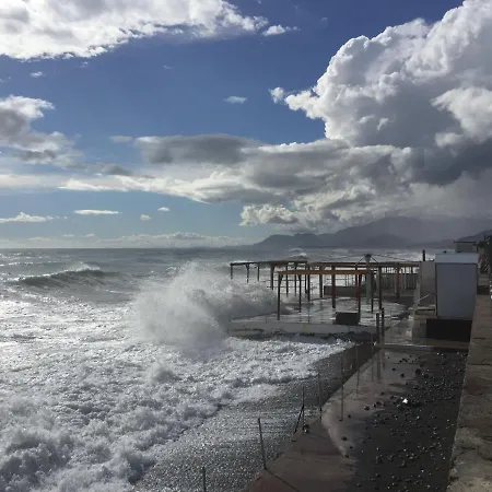 Le Bastion Ξενοδοχείο Μεντόν
